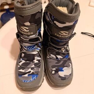 Kids Camouflage Winter Boots - Gray and Blue